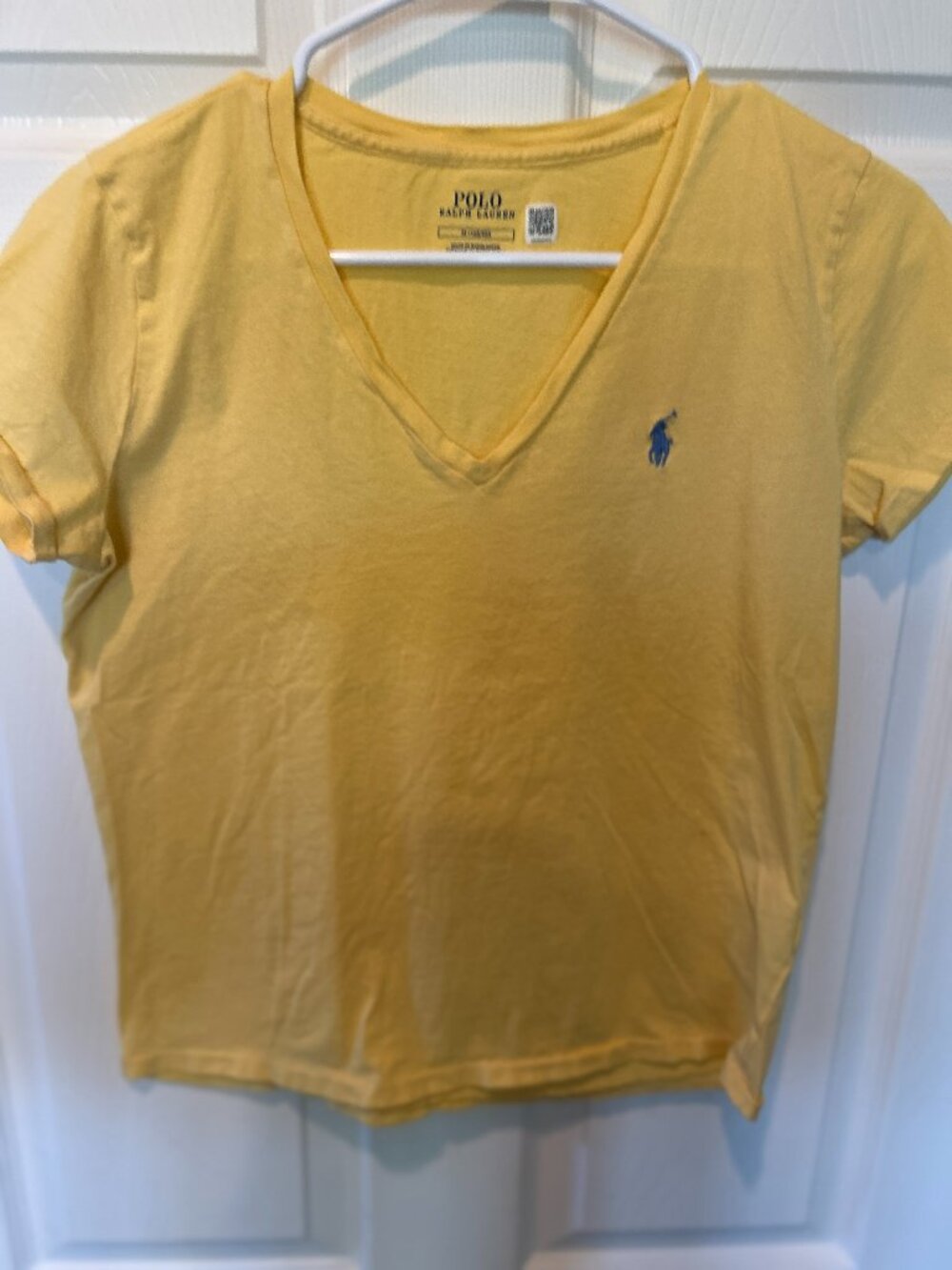 Women's V-neck tee, size medium, short sleeve.